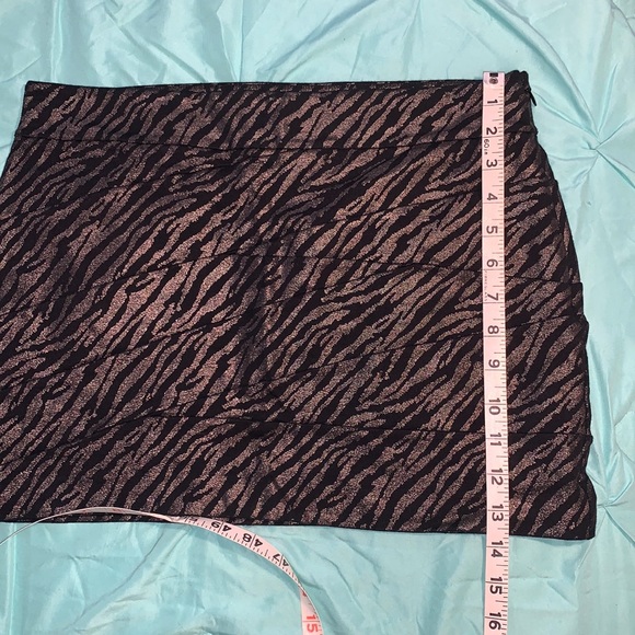 Black / Pewter Metallic Zebra Rib Knit Bodycon Mini Skirt - Picture 6 of 14